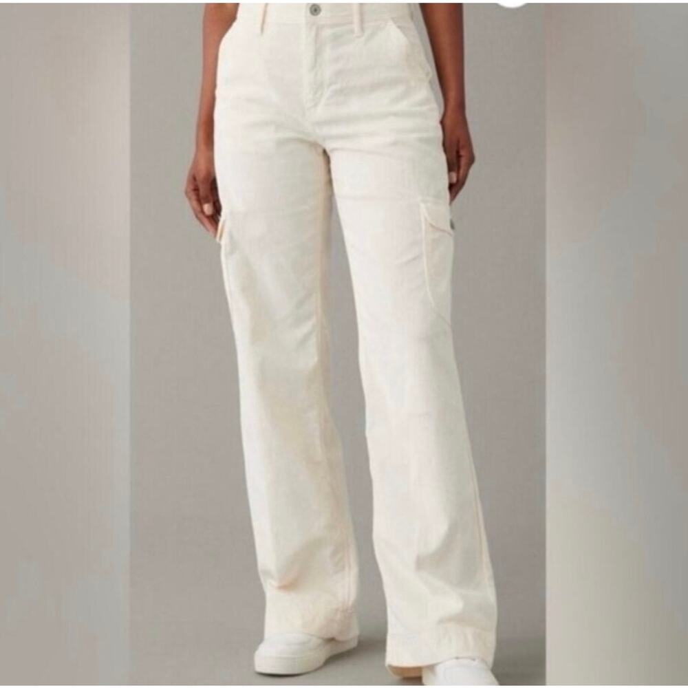 American Eagle Super High Rise Baggy Wide Leg Cream Corduroy Pants Size 4 Short